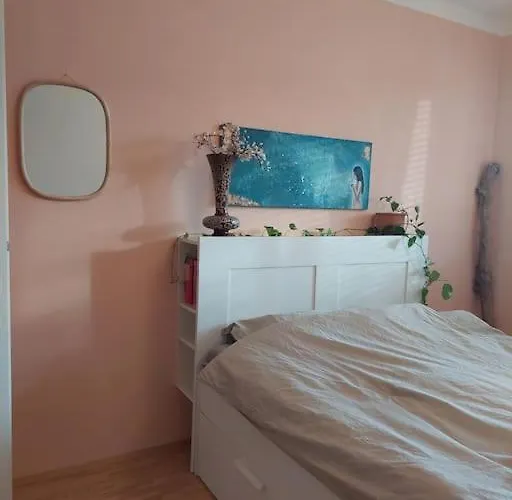 Schoene Helle Mit Whirlpoolbadewanne * Graz