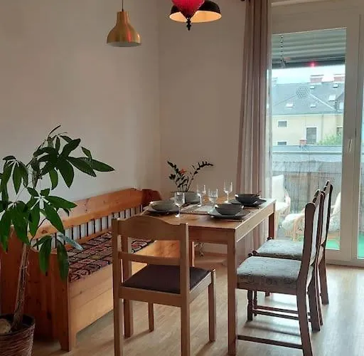 Schoene Helle Mit Whirlpoolbadewanne Appartement