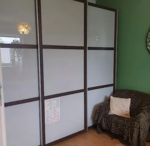 Schoene Helle Mit Whirlpoolbadewanne Appartement *