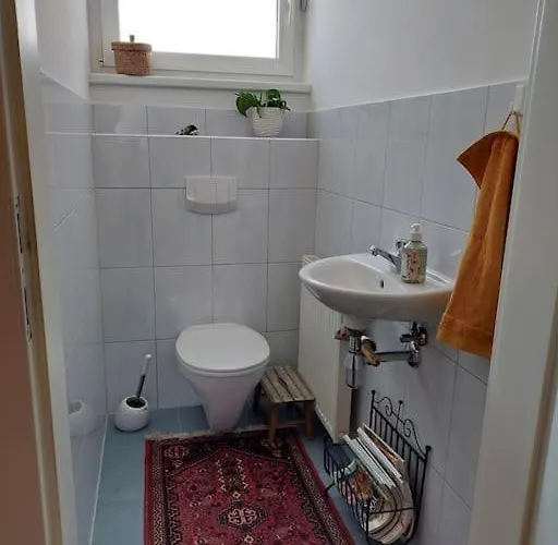 Schoene Helle Mit Whirlpoolbadewanne Appartement