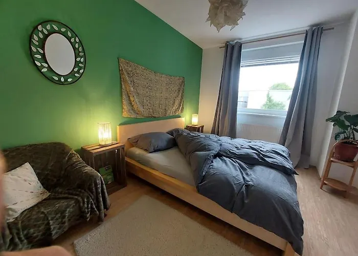 Schoene Helle Mit Whirlpoolbadewanne Appartement *